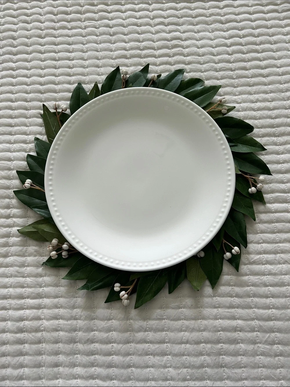Pottery Barn Leafy Plate Chargers, Set of 4 (Set B)
